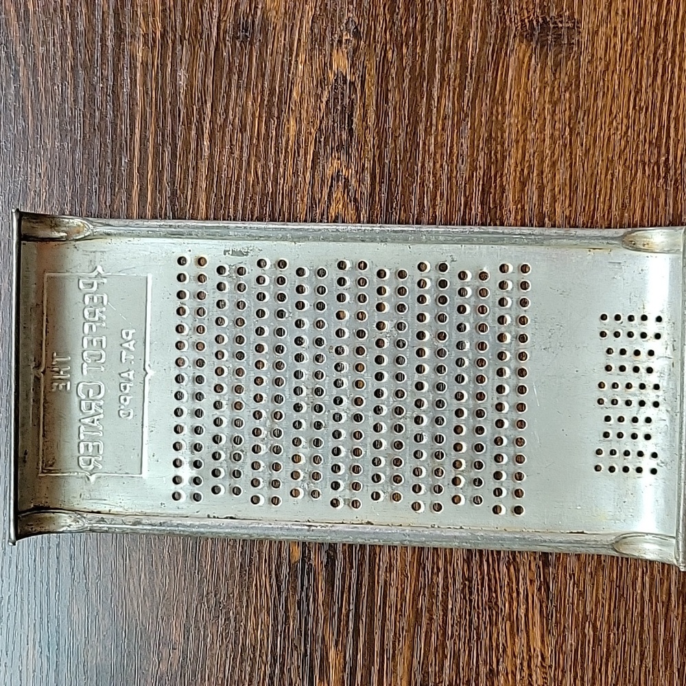 Lot Of 3 Graters - One Vintage - Picture 3 of 4